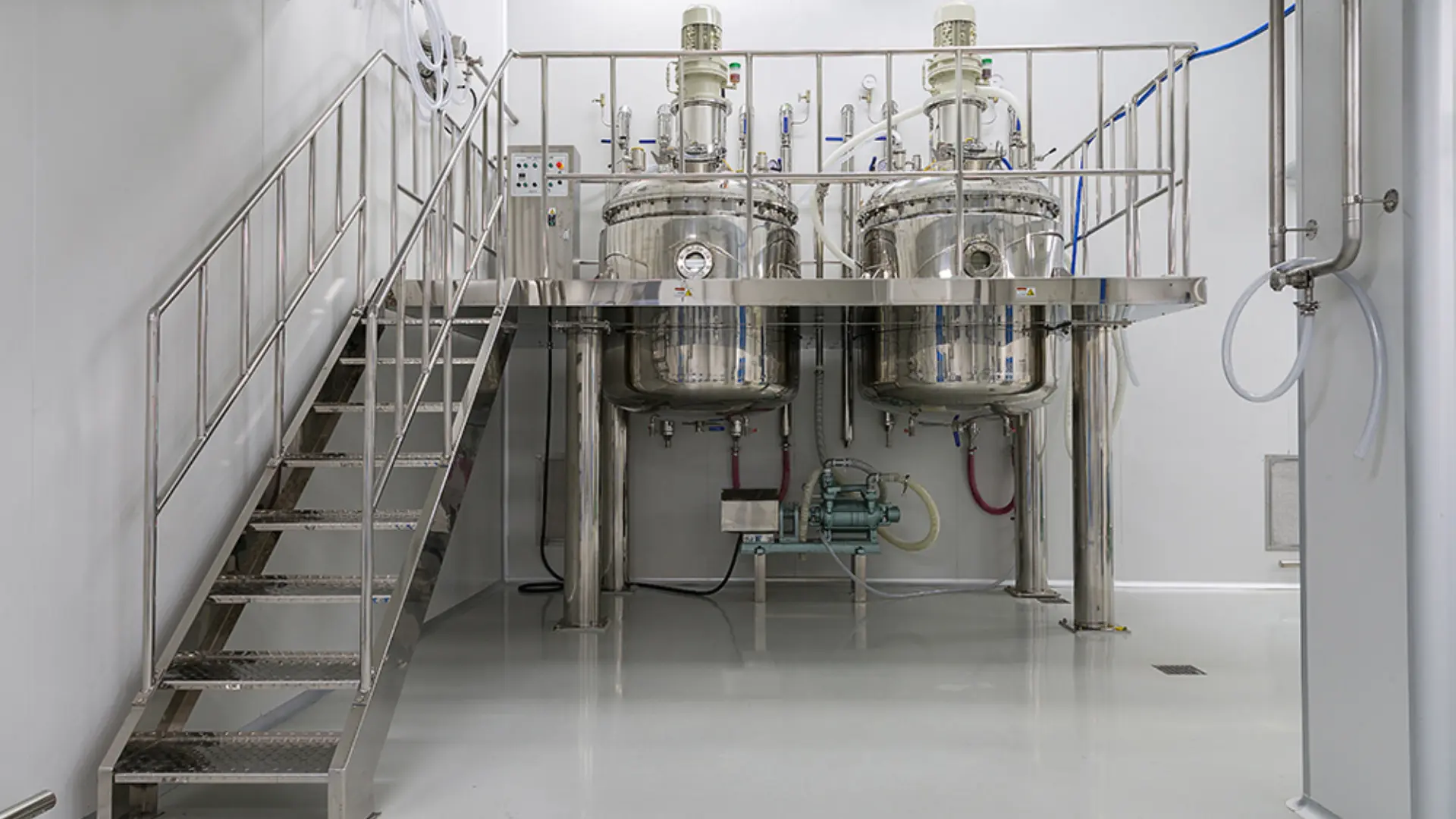 Stainless Steel Industrial Platforms and Catwalks in UAE